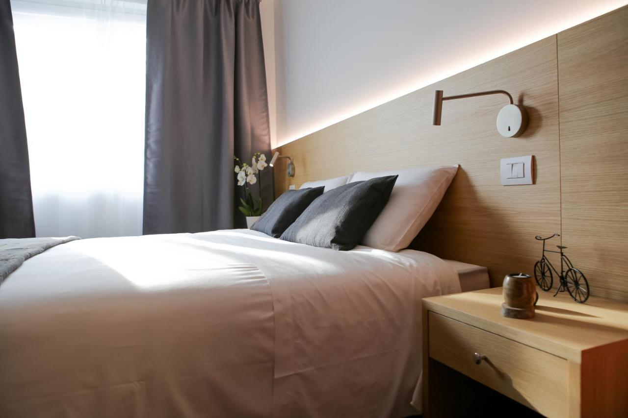 Bed And Bike เวโรนา ภายนอก รูปภาพ